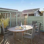 2 Bedroom Cozy In *