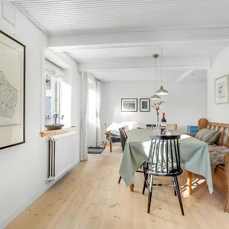 2 Bedroom Cozy In בית נופש רונה