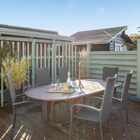 2 Bedroom Awesome In *